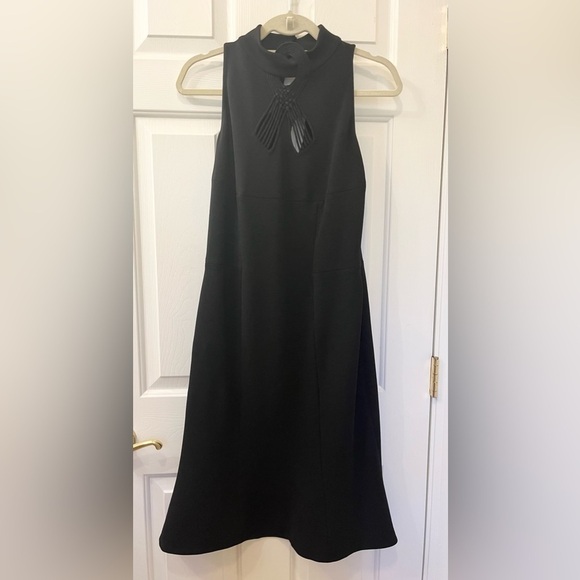 Diane Von Furstenberg Dresses & Skirts - Diane Von Furstenburg Black Sleeveless PC Dress